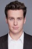 photo Jonathan Groff (voz)